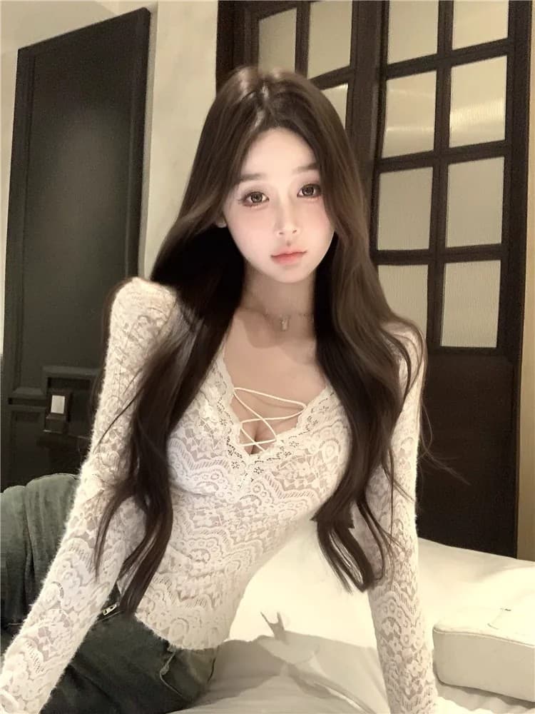 순수한 욕망 바람 화이트 V넥 긴팔 레이스 셔츠 티셔츠 여성 가을 겨울 기본 셔츠 몸매 가꾸기 인사이드 잡아라. 의류 상세 이미지 1