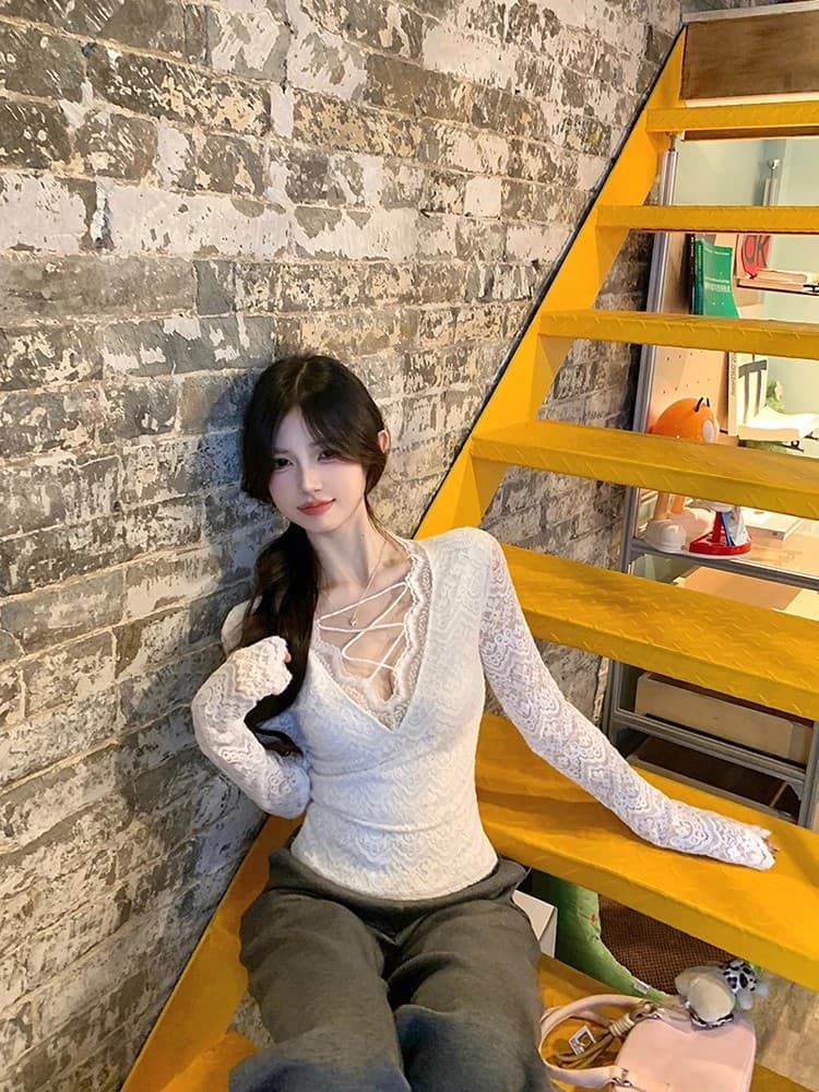 순수한 욕망 바람 화이트 V넥 긴팔 레이스 셔츠 티셔츠 여성 가을 겨울 기본 셔츠 몸매 가꾸기 인사이드 잡아라. 의류 상세 이미지 5