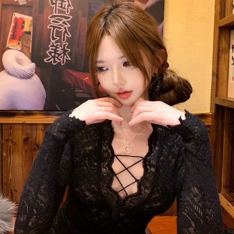 순수한 욕망 핫걸 레이스 맨위 여성 새로운 섹시함 V넥 품격 몸매 가꾸기 인사이드 가져 가라. 기본 셔츠 가을 이미지 4