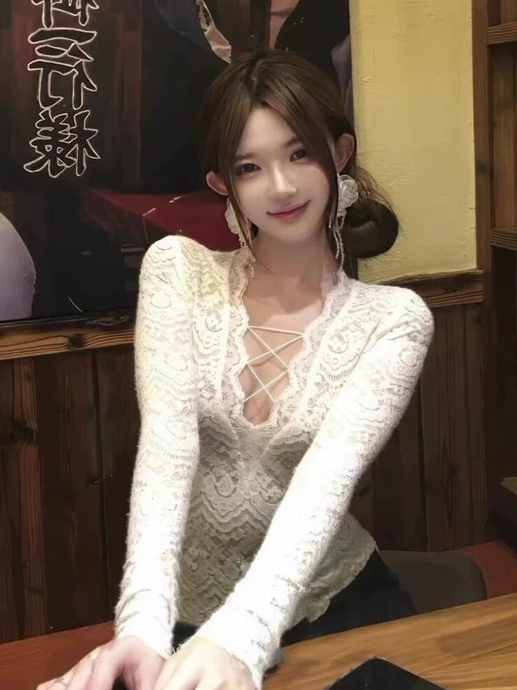 순수한 욕망 핫걸 레이스 맨위 여성 새로운 섹시함 V넥 품격 몸매 가꾸기 인사이드 가져 가라. 기본 셔츠 가을 상세 이미지 5