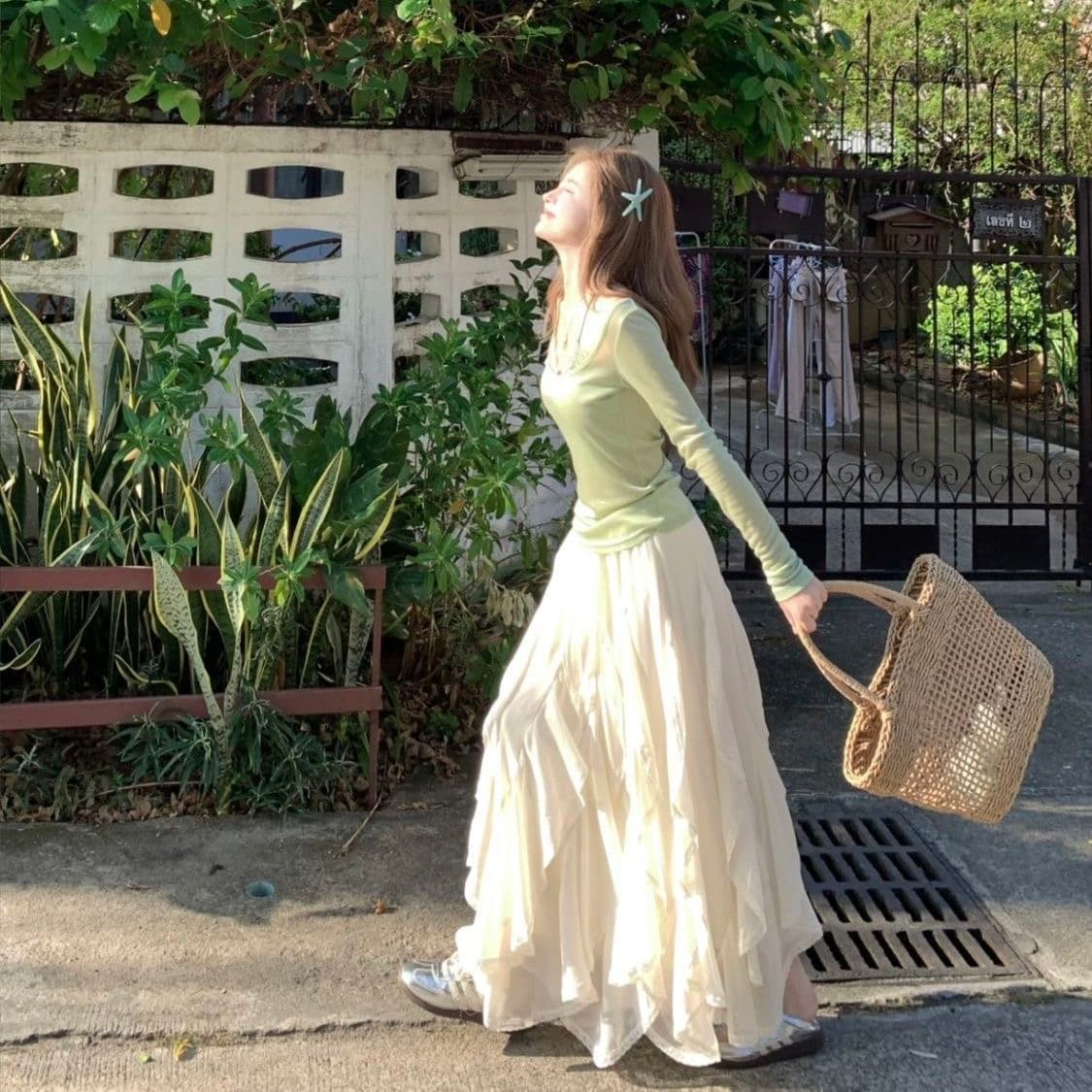 이른 봄 ins 숲속 소녀 반신 스커트 불규칙 요정 치마 하얀 달빛 봄 여름 첫사랑 데이트 착용 가져 가라. 한 학원