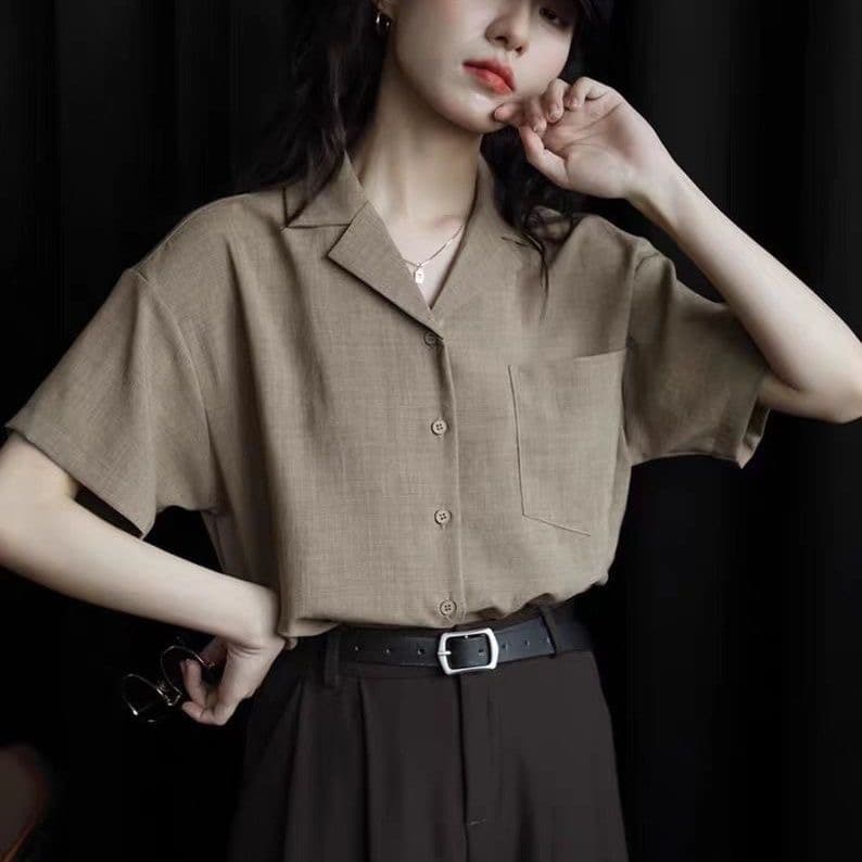반팔 여성 셔츠 여름 드레스 2026 새로운 정장 칼라 캐주얼 녹색 레트로 루즈핏 디자인 셔츠 맨위 여성