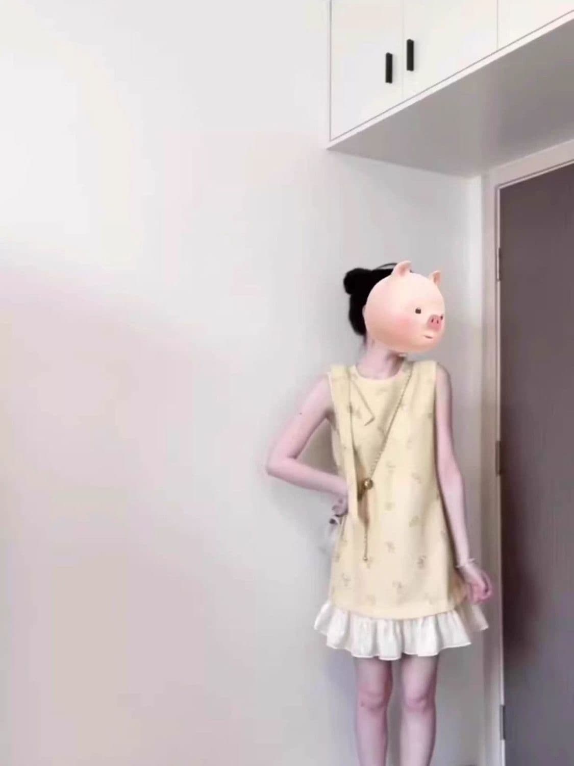 프랑스식 천 금빛 바람 황색 나비 매듭 리본 조끼 여성 드레스 여름 디자인 센스 루즈핏 민소매 짧은 치마