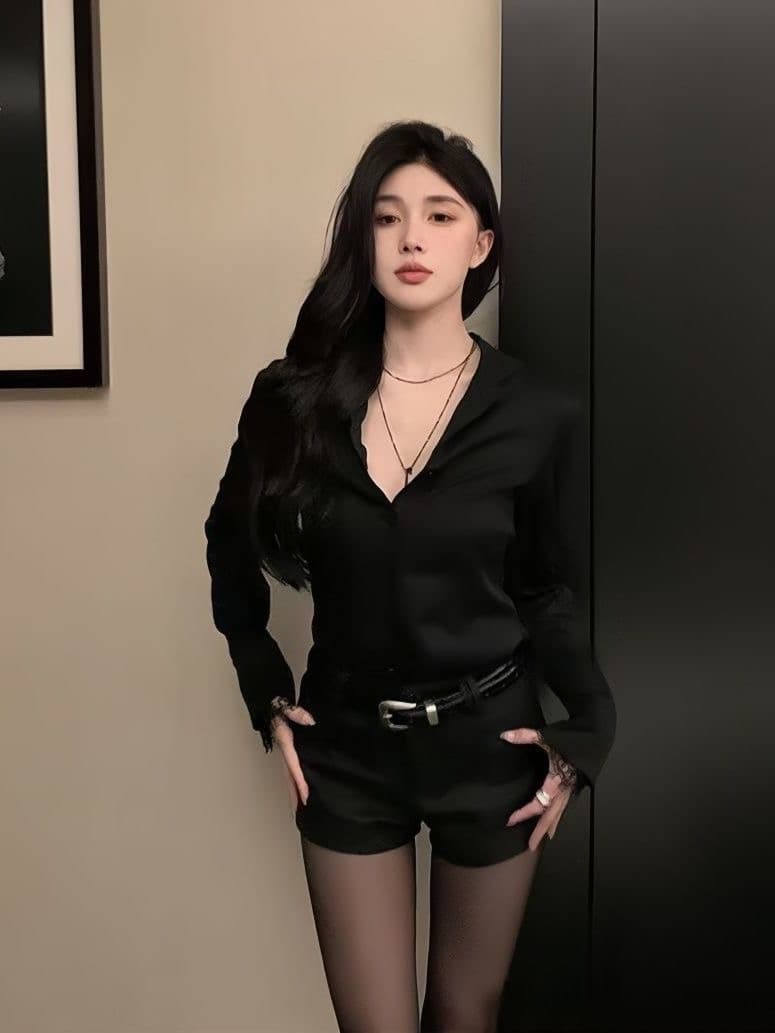 크 사이 리 꽃 디자인 센스 레이스 조각 긴팔 셔츠 여성 봄 여름 새로운 핫걸 바람 몸매 가꾸기 슬림해 보이는 셔츠