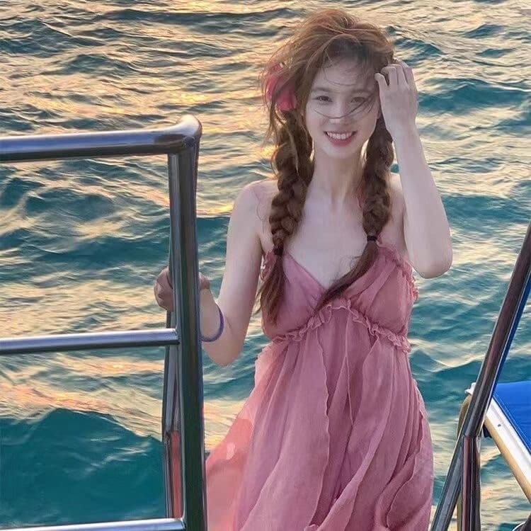 몽환 핑크색 달콤함 요정 바람 프릴 행침 목 슬립 드레스 적합한 해변가 휴가 해변 아름다운 사진 찍기 ~ 중 이미지 4