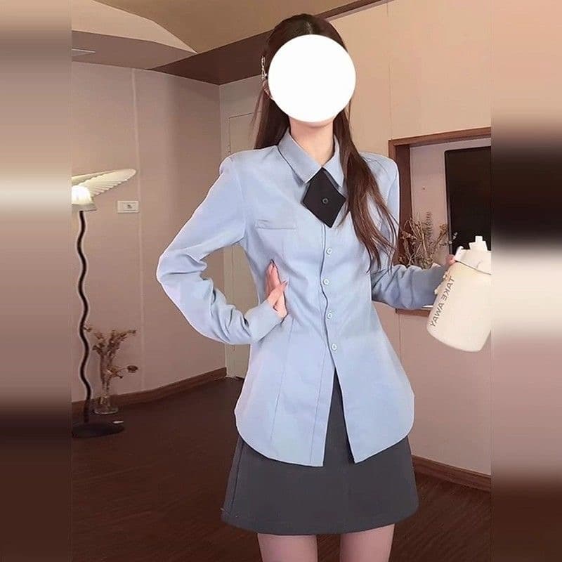 2025 새로운 파란색 긴팔 여성 셔츠 봄 가을 몸매 가꾸기 허리 수축 긍정적 인 어깨 디자인 센스 프랑스식 맨위 이미지 2