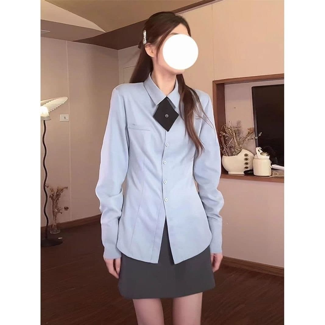 2025 새로운 파란색 긴팔 여성 셔츠 봄 가을 몸매 가꾸기 허리 수축 긍정적 인 어깨 디자인 센스 프랑스식 맨위 이미지 3