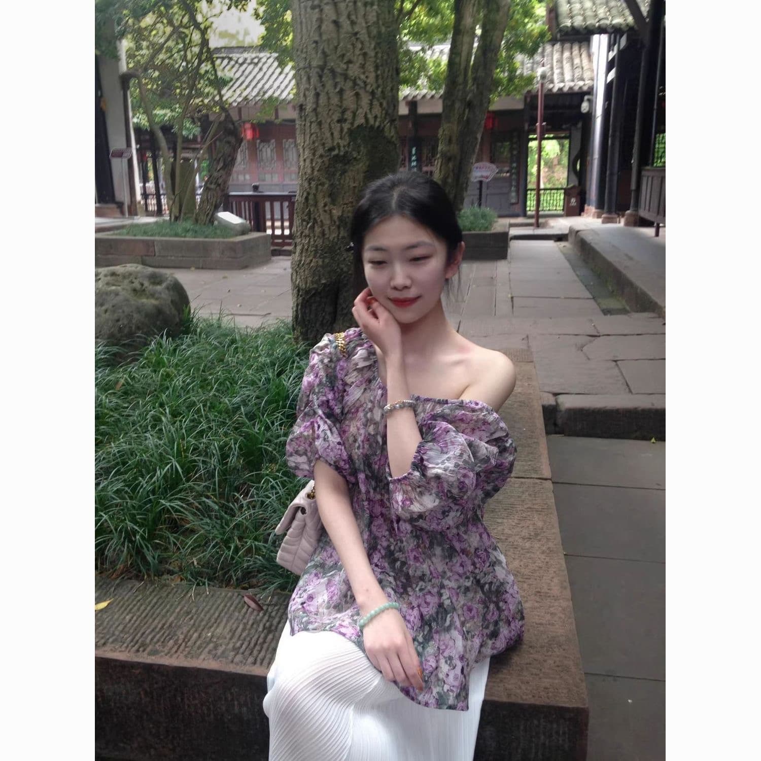 한 부서 보라색 꽃무늬 오프숄더 반팔 셔츠 여자 여름 자이언트 잘 생긴 작은 키 품격 루즈핏 작은 셔츠 맨위 이미지 4