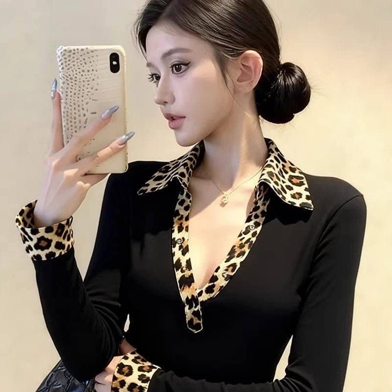 아메리칸 핫걸 깊은 V 넥 긴팔 티셔츠 봄 슬림해 보이는 몸매 가꾸기 섹시함 낮은 가슴 레오파드 무늬 인사이드 잡아라. 의류 여성 트렌디 이미지 4