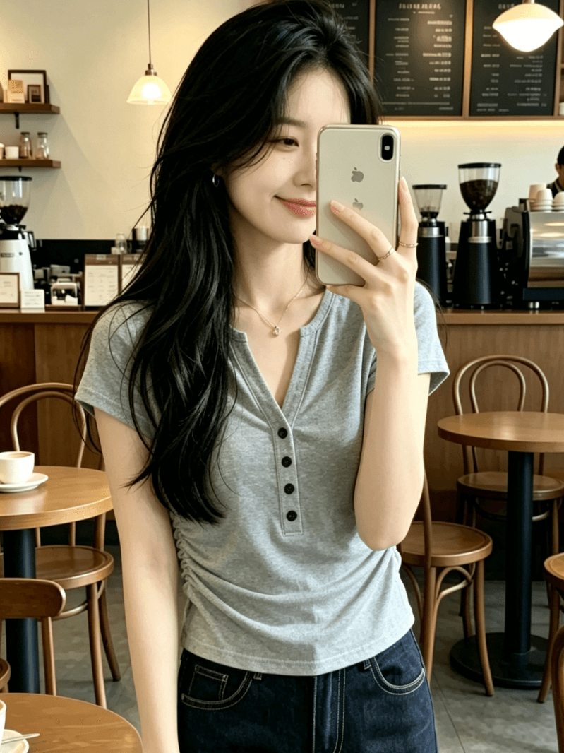 한 부서 검정색 V넥 단추 반팔 티셔츠 여성 2026 여름 새로운 몸매 가꾸기 슬림해 보이는 패션 연령 감소 다용도 맨위 이미지 2