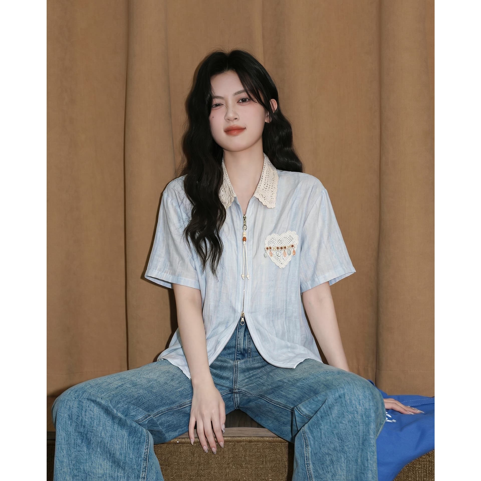 파란색 더블 당겨서 달구다 반팔 여성 셔츠 여름 2026 새로운 루즈핏 레이스 측면 폴로 칼라 셔츠 얇은 스타일 고유 한 맨위 상세 이미지 4
