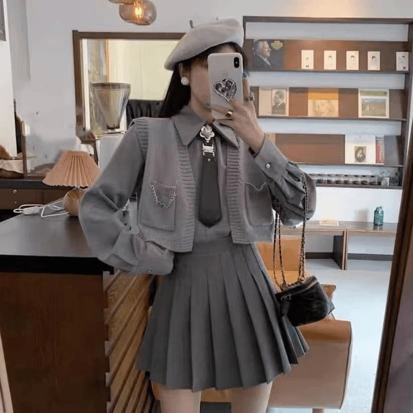 2026 가을 새로운 한국 스타일 학원 스타일 다용도 세트 여성 품격 연령 감소 셔츠 베스트 플리츠 스커트 3종 세트 상세 이미지 2