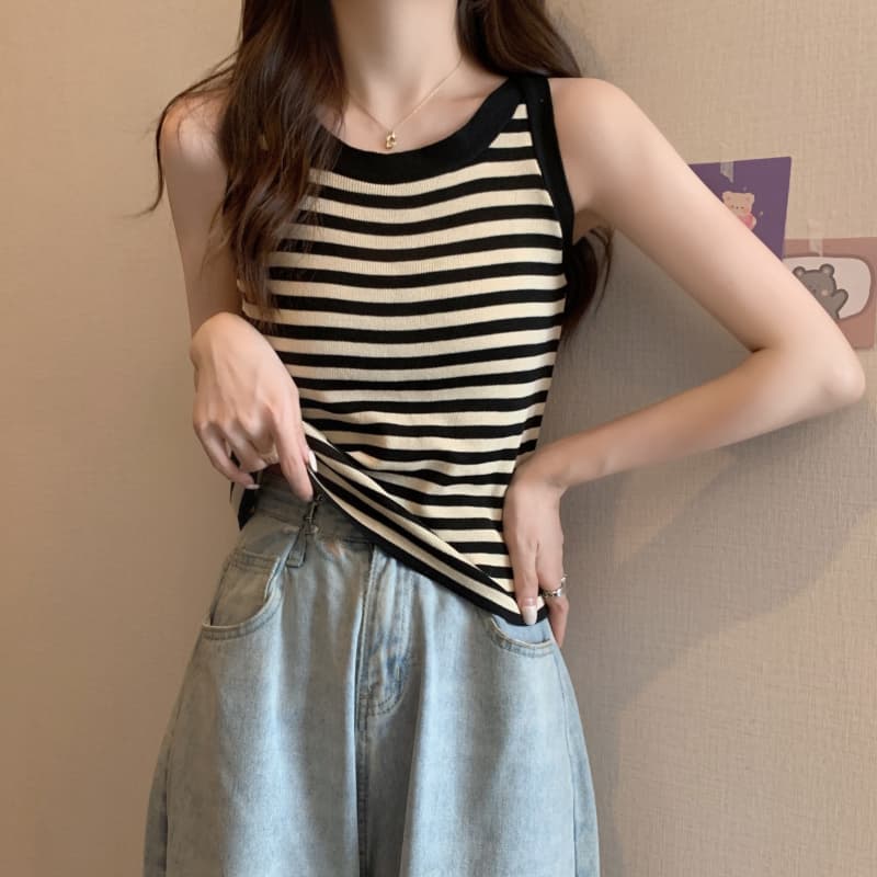 핫걸 흑인과 백인 배색 스트라이프 민소매 티셔츠 여성 캐미솔 인사이드 가져 가라. 여름 순수한 욕망 쇼트 스타일 만나는 맨위 상세 이미지 2