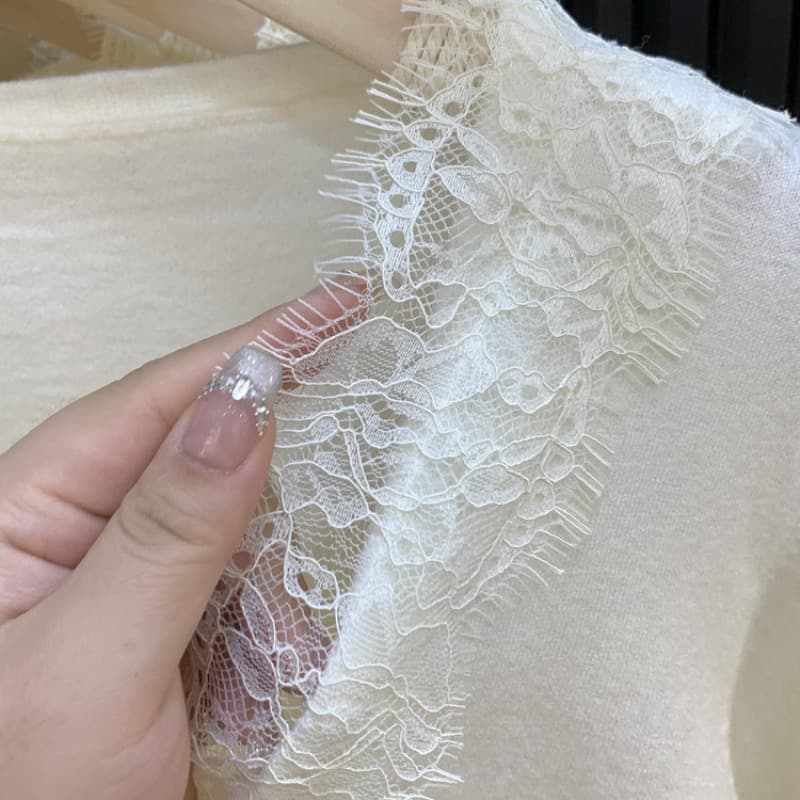 프랑스식 miu 부서 화이트 레이스 V넥 인사이드 가져 가라. 니트 기본 셔츠 여성 의류 맨위 가을 겨울 작은 샤넬 스타일 양모 스웨터 이미지 5