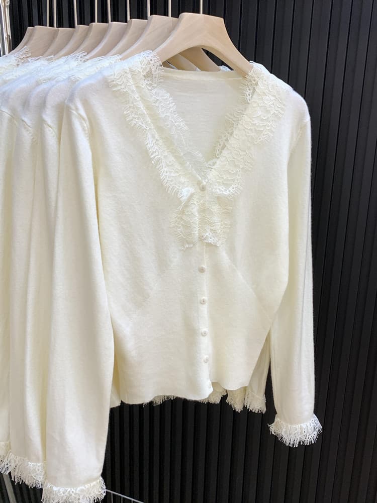프랑스식 miu 부서 화이트 레이스 V넥 인사이드 가져 가라. 니트 기본 셔츠 여성 의류 맨위 가을 겨울 작은 샤넬 스타일 양모 스웨터 상세 이미지 8