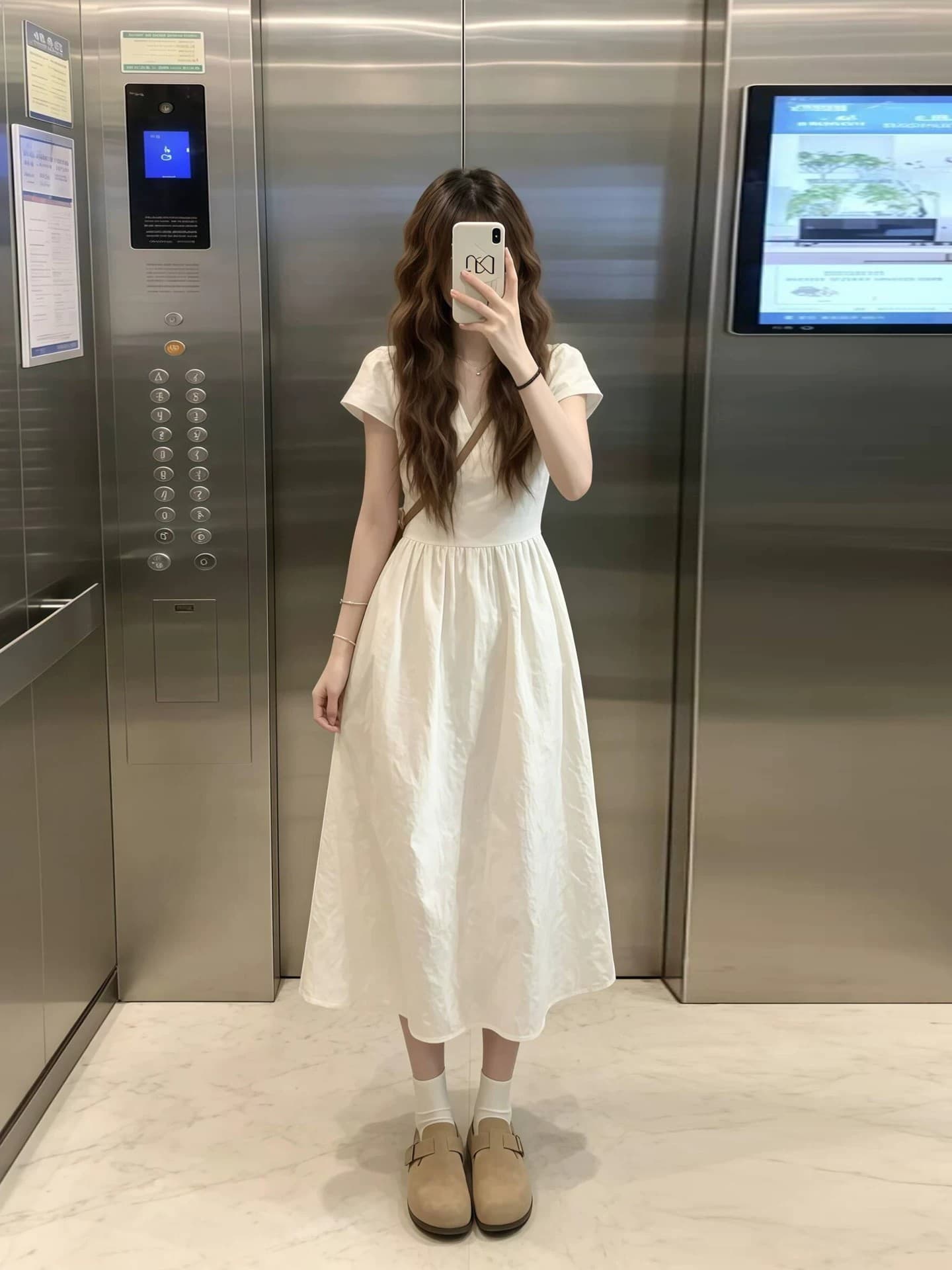 부드러운 바람 화이트 반팔 여성 드레스 2026 여름 새로운 프랑스식 길다 치마 자이언트 잘 생긴 품격 작은 키 이미지 4
