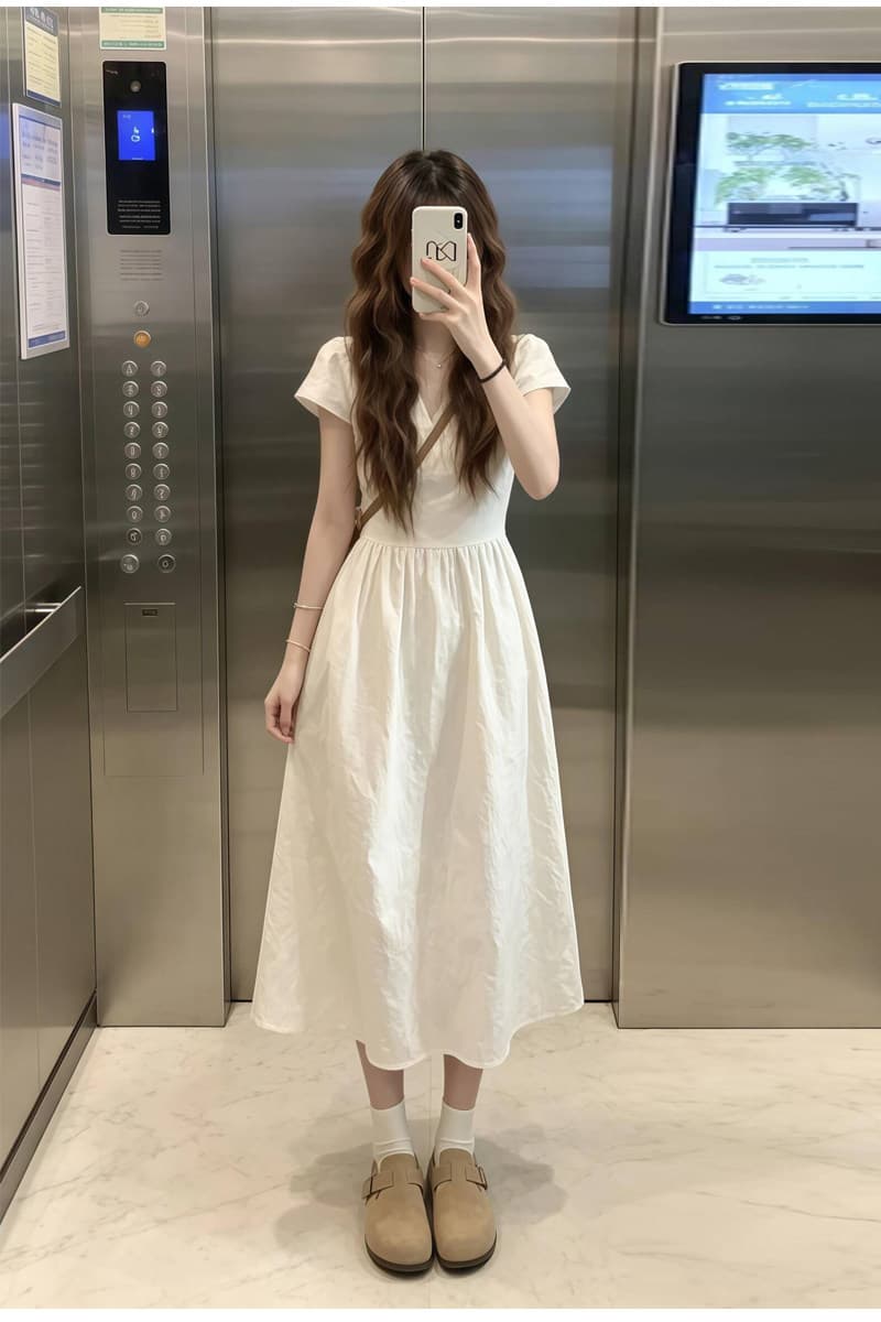 부드러운 바람 화이트 반팔 여성 드레스 2026 여름 새로운 프랑스식 길다 치마 자이언트 잘 생긴 품격 작은 키 상세 이미지 3