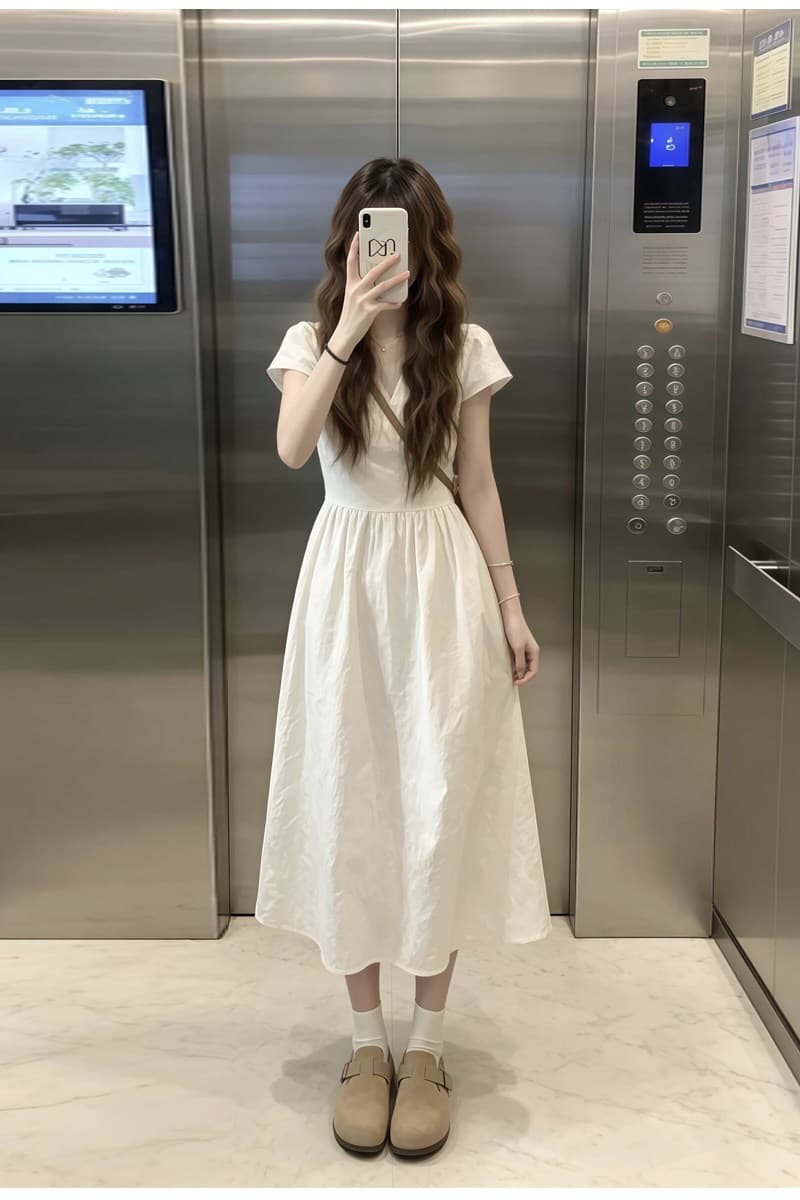 부드러운 바람 화이트 반팔 여성 드레스 2026 여름 새로운 프랑스식 길다 치마 자이언트 잘 생긴 품격 작은 키 상세 이미지 6