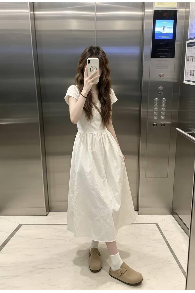 부드러운 바람 화이트 반팔 여성 드레스 2026 여름 새로운 프랑스식 길다 치마 자이언트 잘 생긴 품격 작은 키 상세 이미지 7