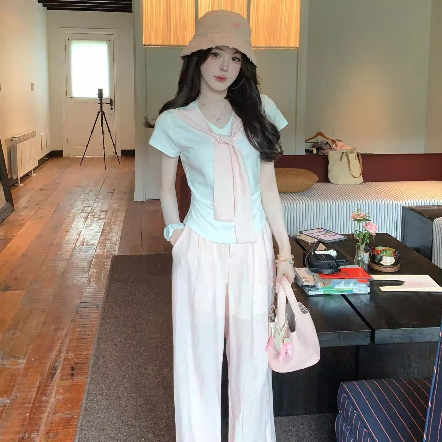 슈퍼 화재 도파민 핑크색 캐주얼 스포츠 슈트 여성 여름 연령 감소 페이크 레이어드 반팔 와이드 레그 팬츠 투피스 슈트 이미지 2