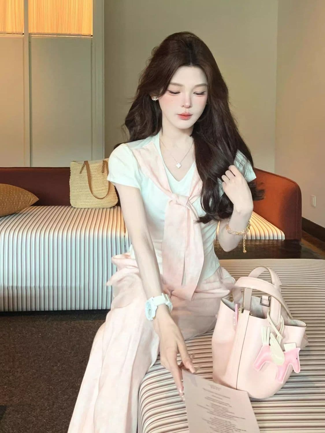 슈퍼 화재 도파민 핑크색 캐주얼 스포츠 슈트 여성 여름 연령 감소 페이크 레이어드 반팔 와이드 레그 팬츠 투피스 슈트 상세 이미지 9