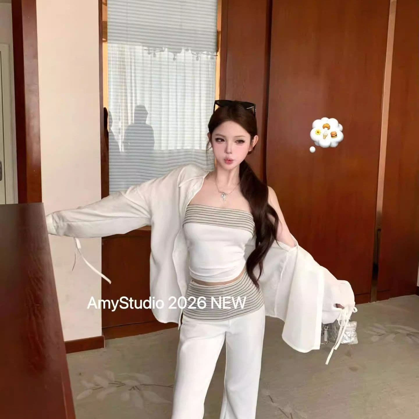 여름 한 부서 디자인 센스 캐주얼 몸매 가꾸기 슬림해 보이는 패션 스트라이프 튜브탑 캐주얼 바지 3종 세트 패션 세트 여성 이미지 3