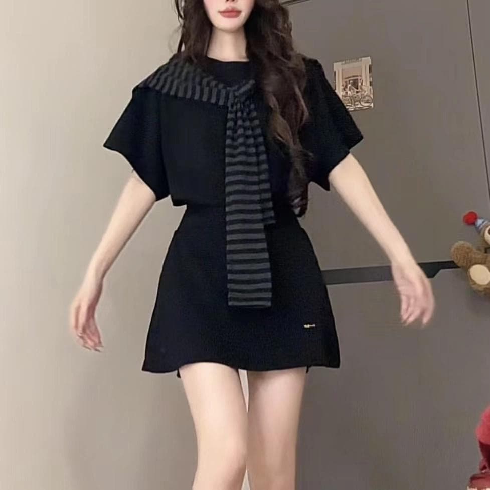 2026 여름 새로운 단색 3종 세트 캐주얼 한 부서 다용도 고급 미니멀리즘 루즈핏 세트 패션 연령 감소 이미지 4
