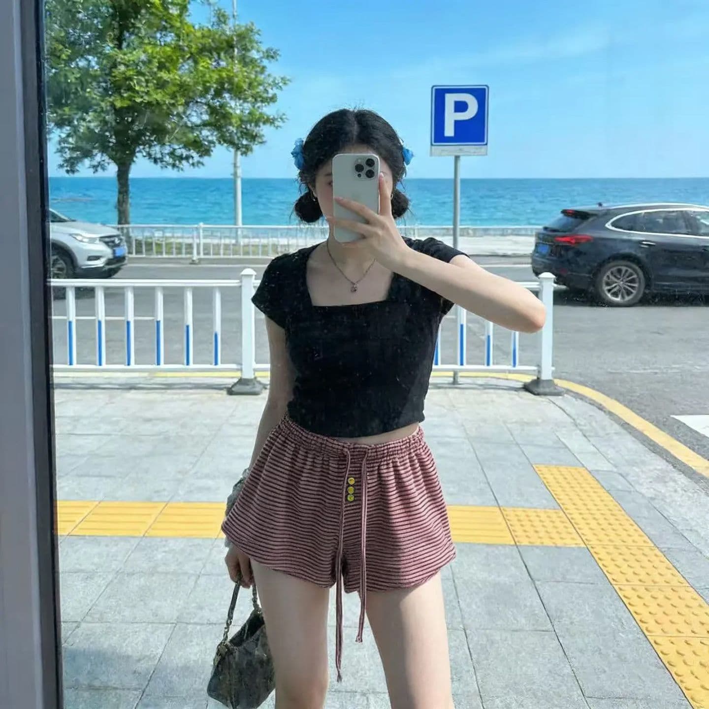 여름 2026 새로운 느긋한 펌프 로프 허리밴드 다용도 스트라이프 캐주얼 핫걸 반바지 여성 슬림해 보이는 운동 바람 바지