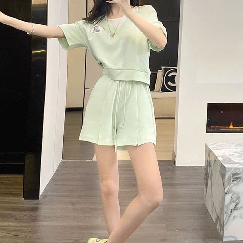 원본 솜씨 반팔 반바지 캐주얼 스포츠 슈트 여성 여름 드레스 2026 새로운 디자인 센스 패션 투피스 세트 이미지 2
