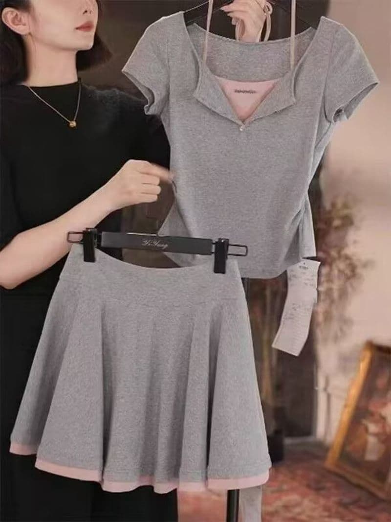 모방 면 1x1 패션 캐주얼 세트 여성 여름 페이크 레이어드 배색 V넥 반팔 티셔츠 미니 스커트 투피스 세트 이미지 3
