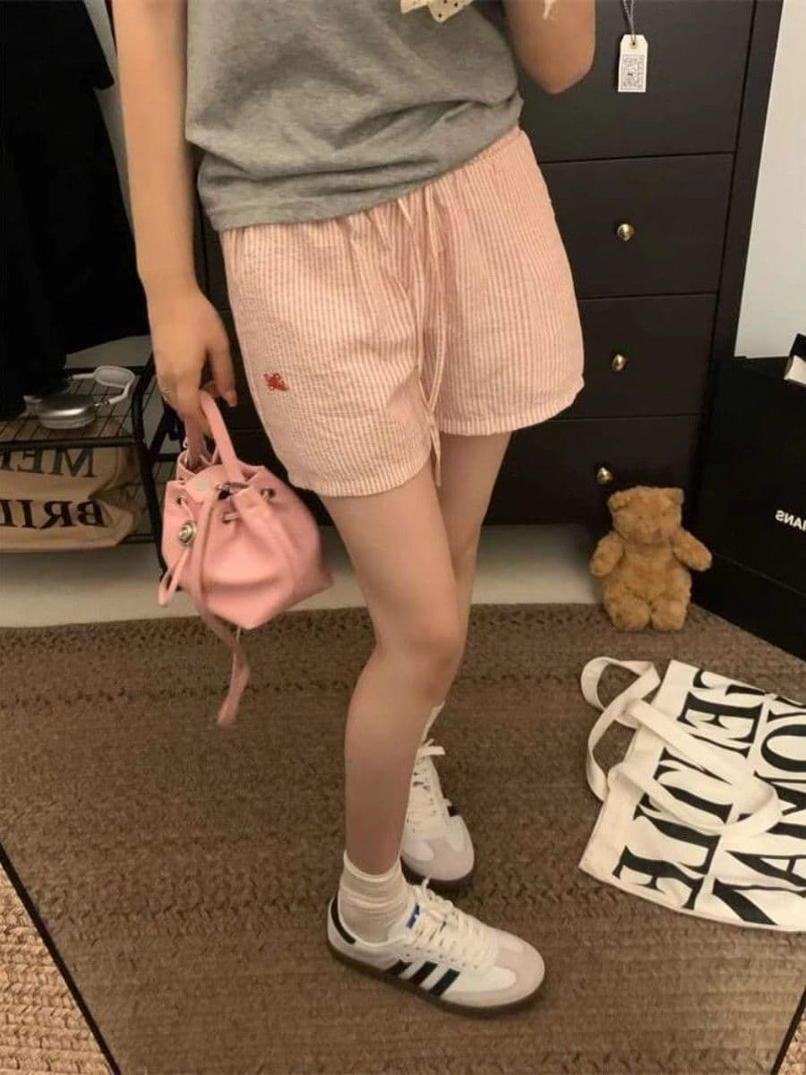 원본 스트라이프 원단 홍콩 느낌 세로 줄무늬 펌프 로프 알파벳 자수 와이드 레그 팬츠 루즈핏 얇은 스타일 다용도 캐주얼 바지 이미지 4