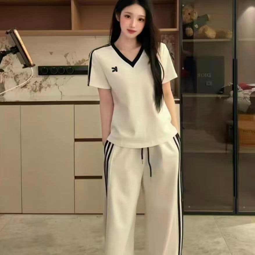 캐주얼 2026 여름 새로운 V넥 세트 클래식 섹션 외국 가스 패션 반팔 티셔츠 루즈핏 와이드 레그 팬츠 투피스 세트 상세 이미지 6