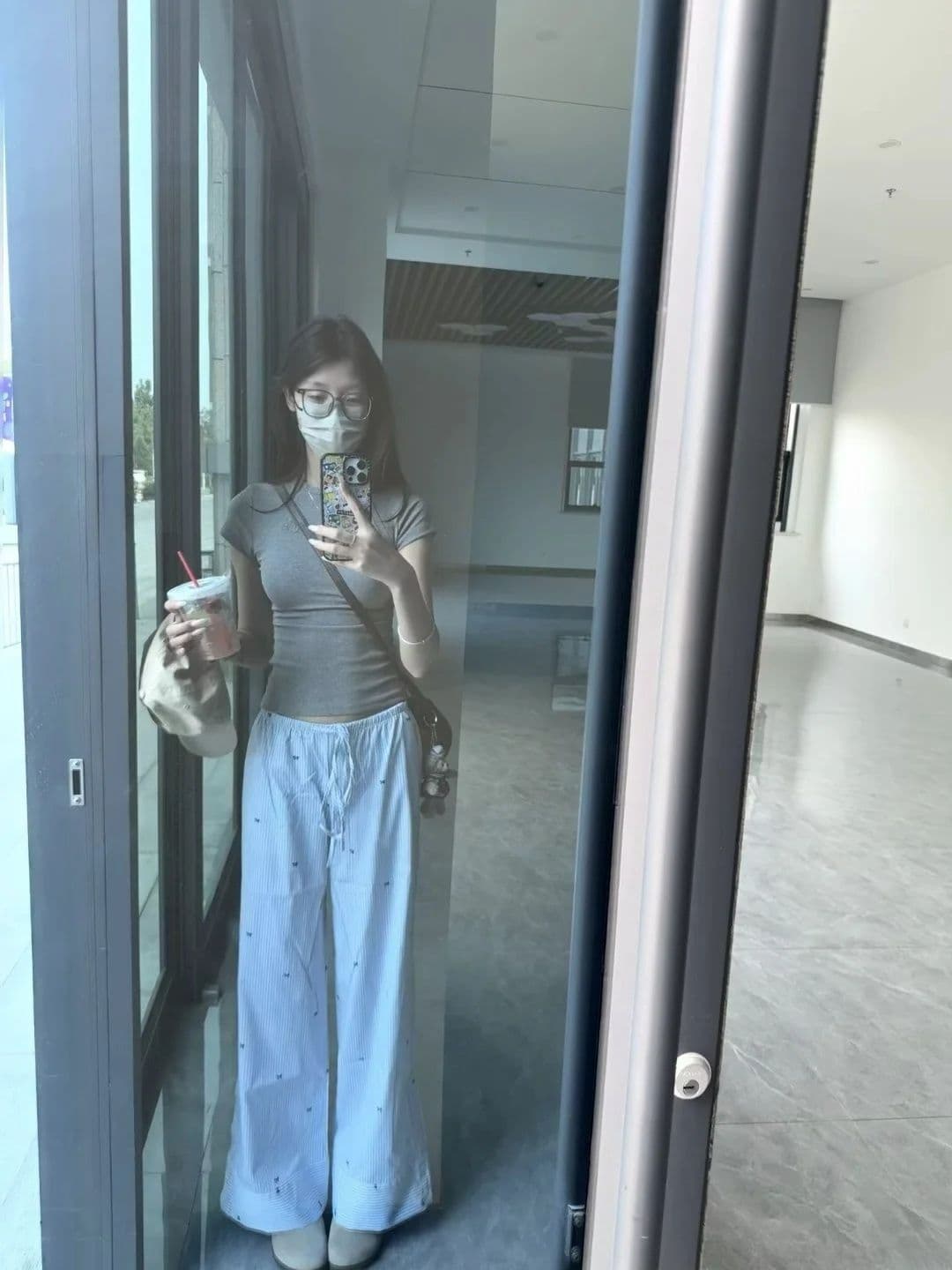 확장 버전 키 큰 남자 나비 매듭 프린트 스트라이프 와이드 레깅스 바지 여름 느긋한 펌프 로프 캐주얼 바닥 청소 바지 상세 이미지 5