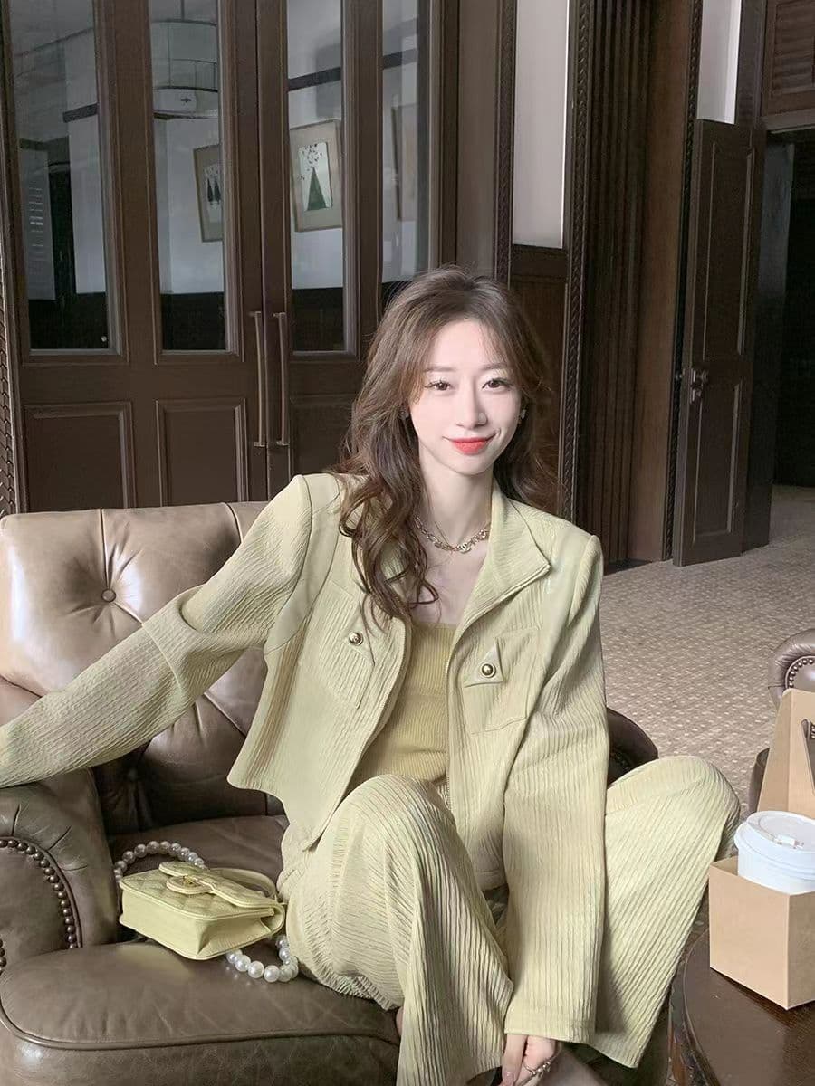 빛 럭셔리 품격 작은 샤넬 스타일 세트 여성 2026 이른 가을 새로운 연령 감소 외국 가스 슬림해 보이는 패션 고급 두 조각 여성 세트 상세 이미지 4