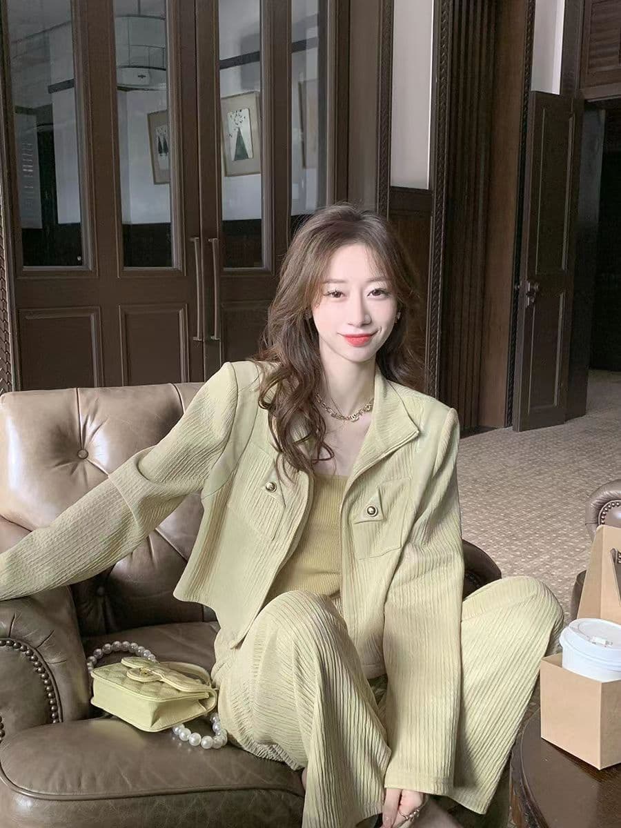 빛 럭셔리 품격 작은 샤넬 스타일 세트 여성 2026 이른 가을 새로운 연령 감소 외국 가스 슬림해 보이는 패션 고급 두 조각 여성 세트 상세 이미지 8
