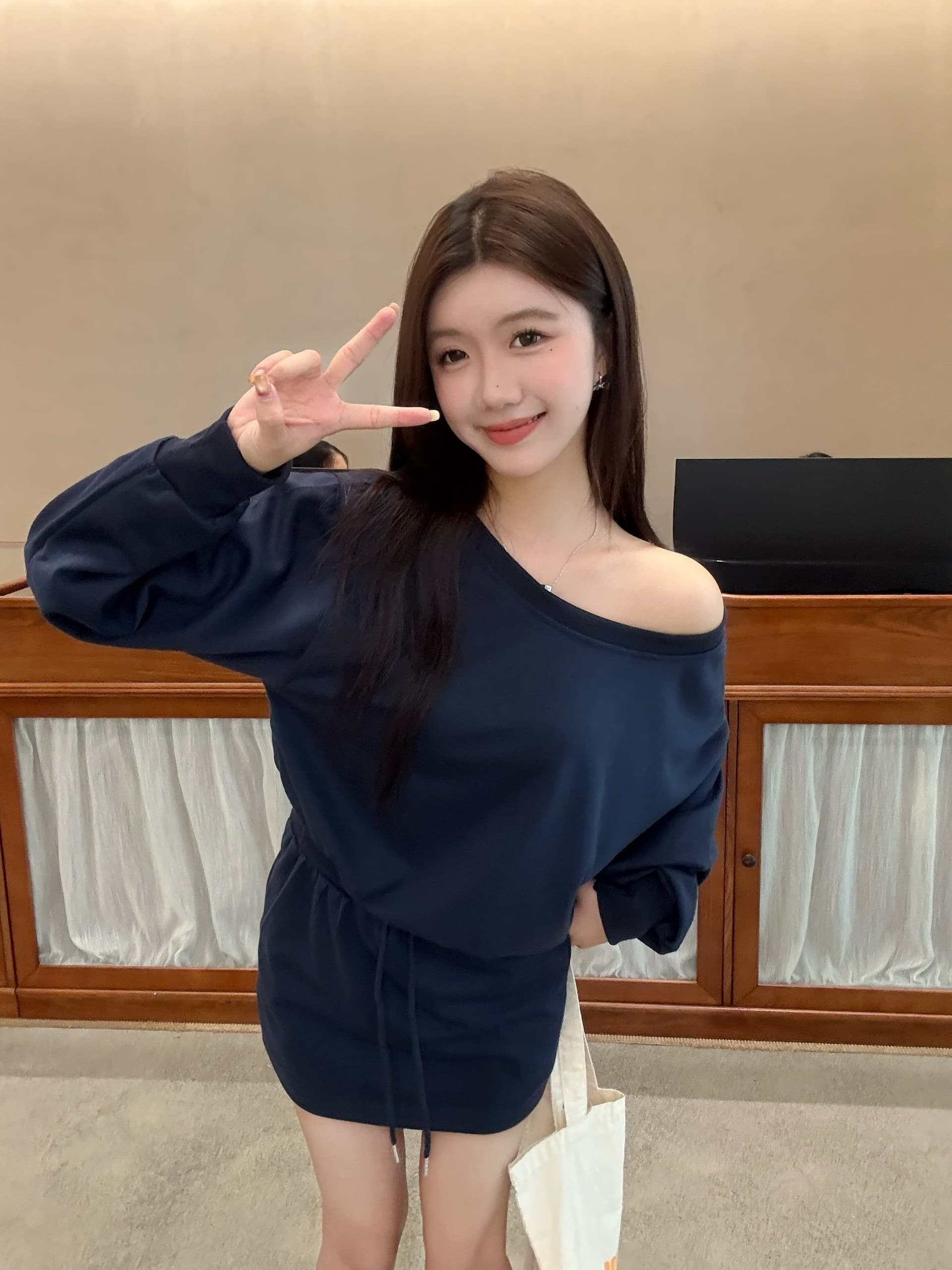 투피스 세트 빅 사이즈 아메리칸 느긋한 비스듬한 어깨 후드티 여성 느슨함 센스 달콤한 핫걸 맨위 상세 이미지 3