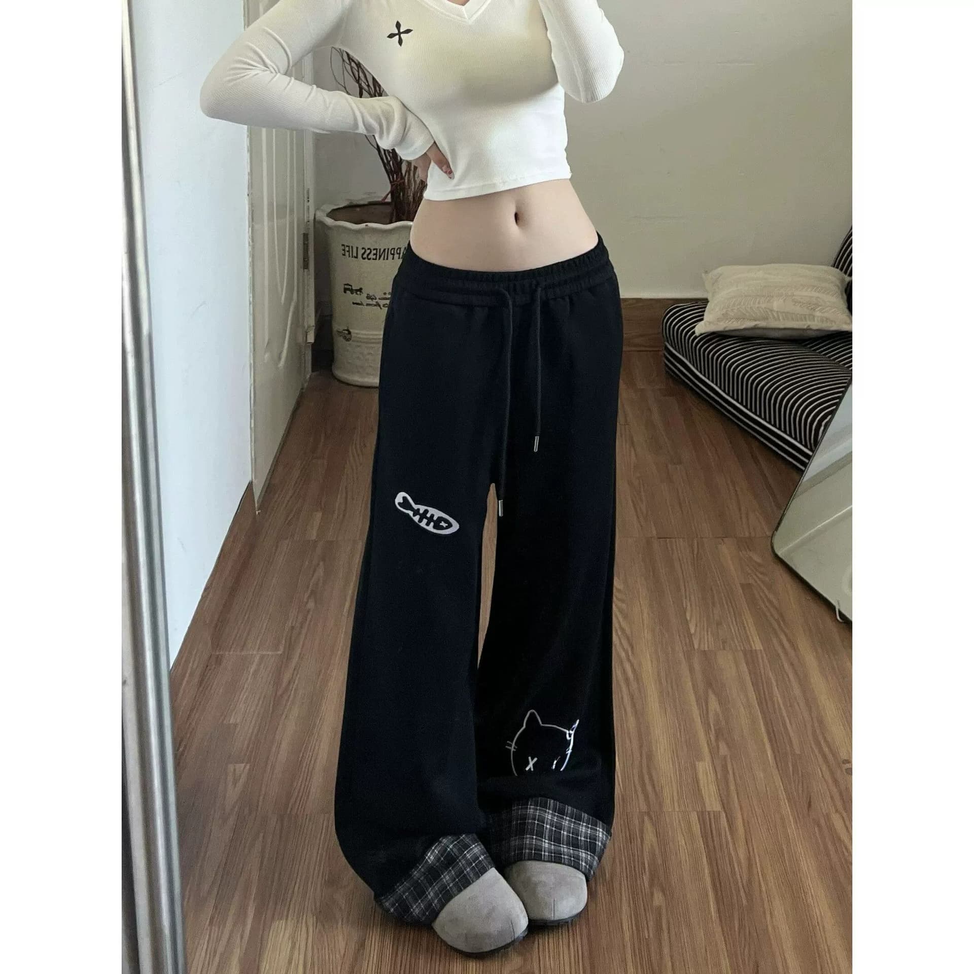 아메리칸 레트로 검정색 웨이 바지 캐주얼 바지 여성 2026 새로운 디자인 센스 뒤집다 측면 스트레이트 운동 바지 트렌디 상세 이미지 2