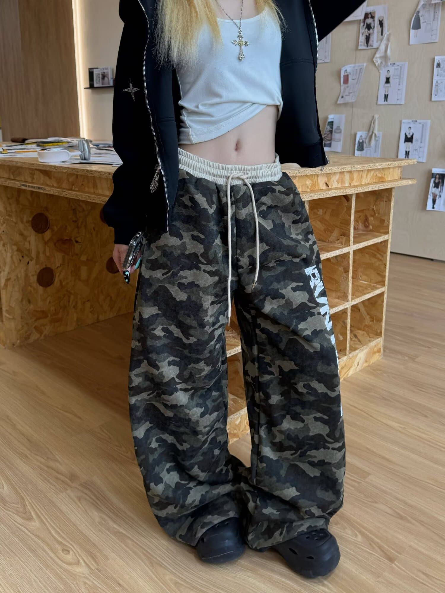 아메리칸 레트로 거리 알파벳 프린트 카모플라주 루즈핏 스트레이트 캐주얼 긴 바지 여성 넓은 다리 다용도 웨이 바지 상세 이미지 7