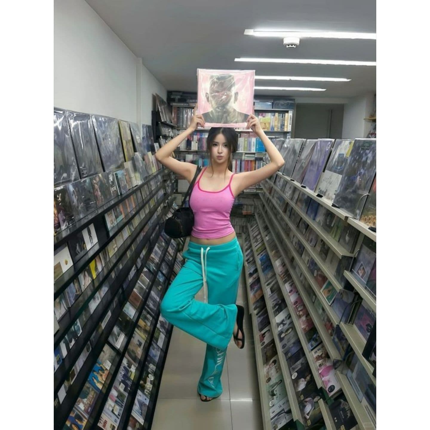 광저우 단단한 경기 사람들 면 빈 가스 층 280 그램 핫걸 루즈핏 슬림해 보이는 다용도 바닥 청소 긴 바지 여성 상세 이미지 5