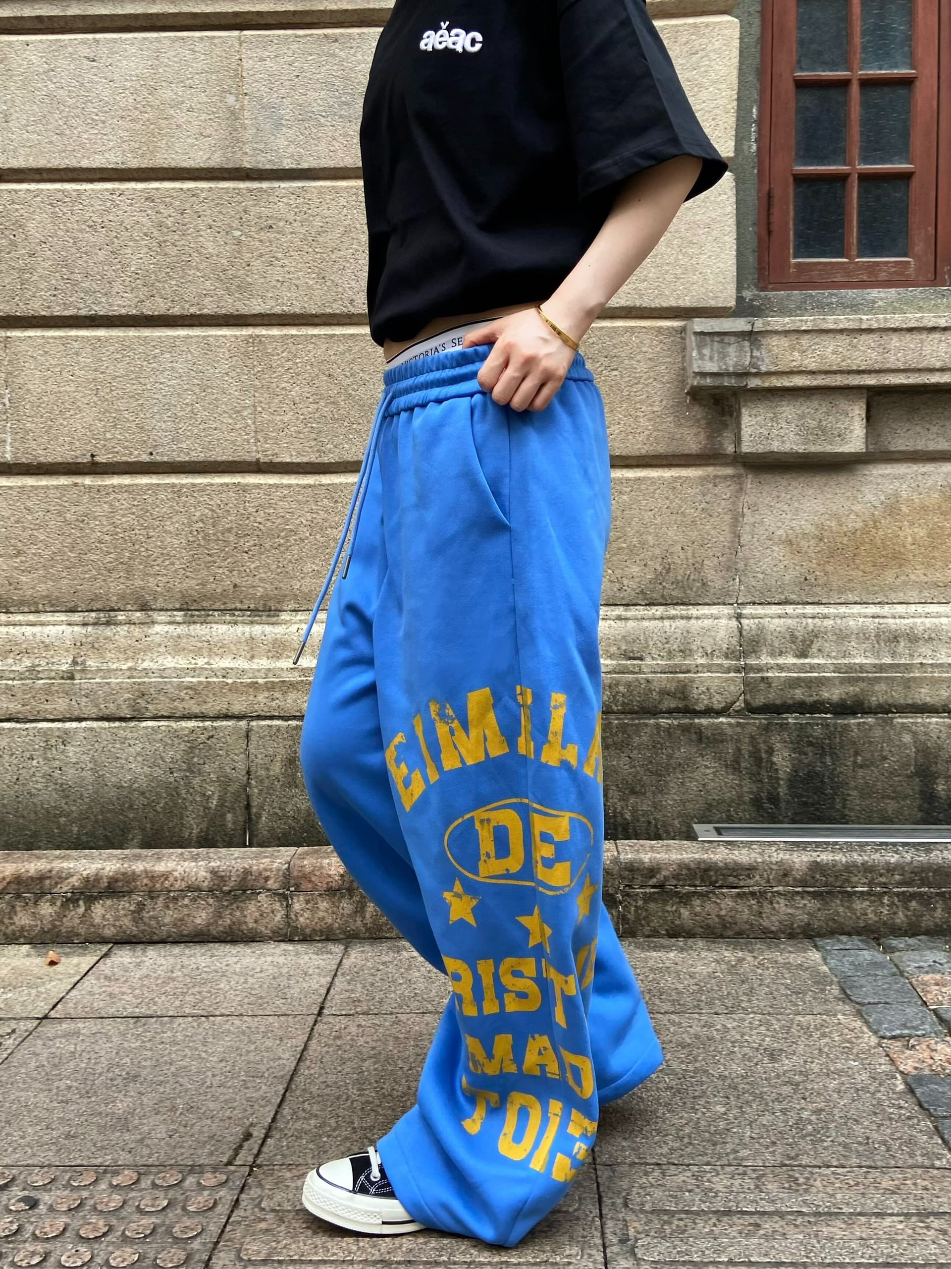 좋은 품질 원본 올린 사람 : 에디션 알파벳 프린트 운동 웨이 바지 남녀 작은 대중 도루 센스 넓은 다리 바닥 청소 캐주얼 긴 바지 상세 이미지 6