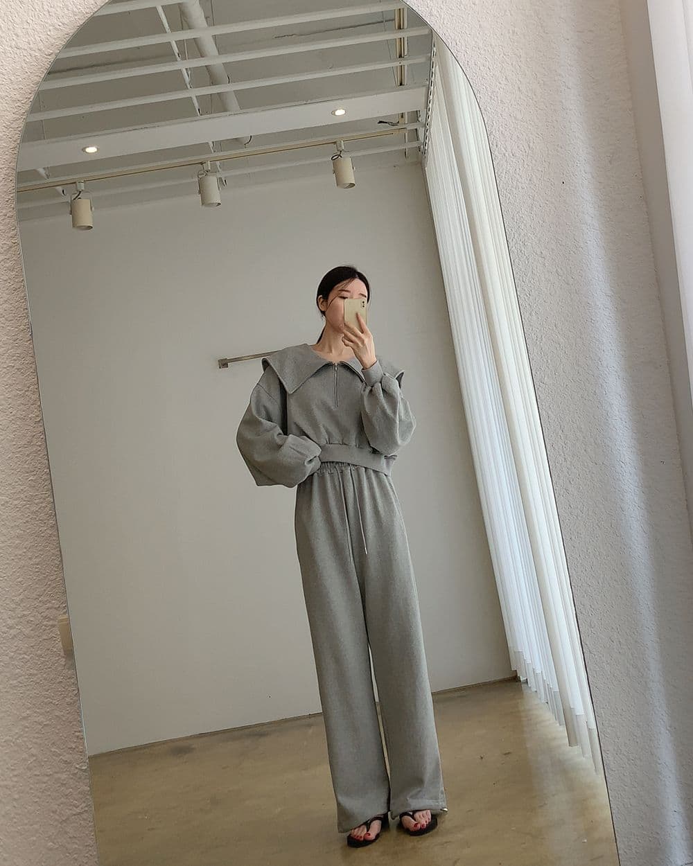 한국 chic 가을 겨울 레트로 품격 빅 칼라 루즈핏 쇼트 스타일 긴팔 후드티 하이웨이스트 캐주얼 바지 긴 바지 여성 이미지 3