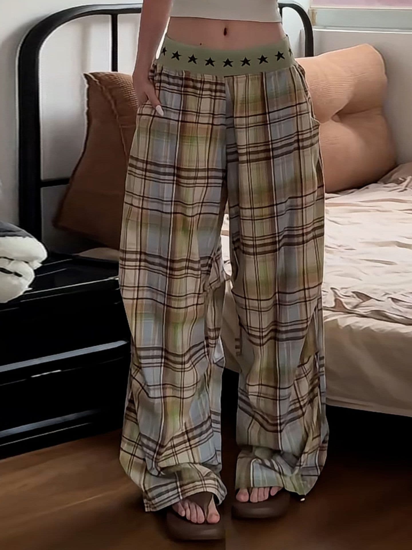 좋은 품질 디지털 인쇄 알파벳 허리 패치워크 와이드 레깅스 바지 루즈핏 모통이 칼 체크무늬 캐주얼 바지 춤추기 체크무늬 바지 상세 이미지 2