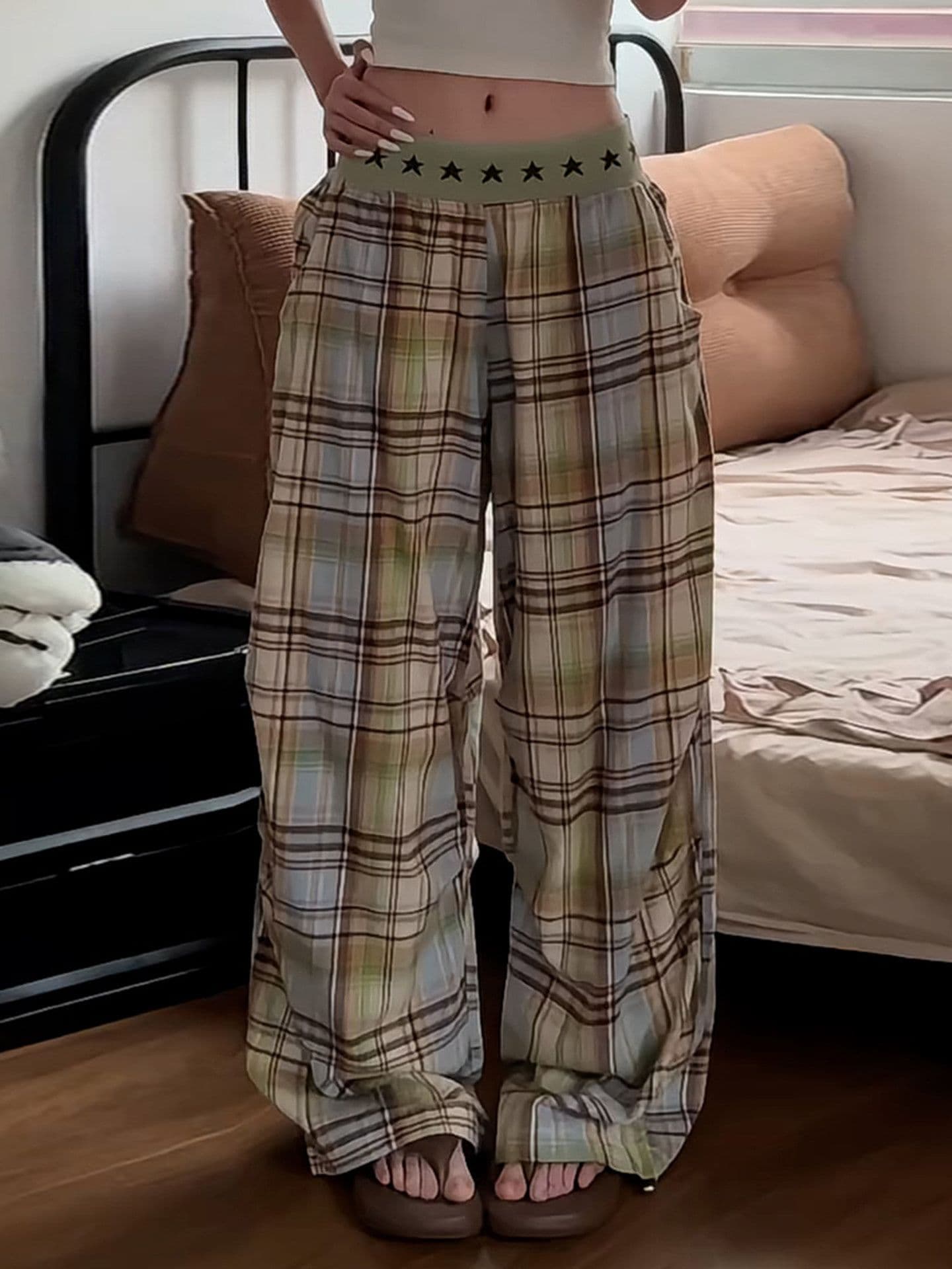 좋은 품질 디지털 인쇄 알파벳 허리 패치워크 와이드 레깅스 바지 루즈핏 모통이 칼 체크무늬 캐주얼 바지 춤추기 체크무늬 바지 상세 이미지 6
