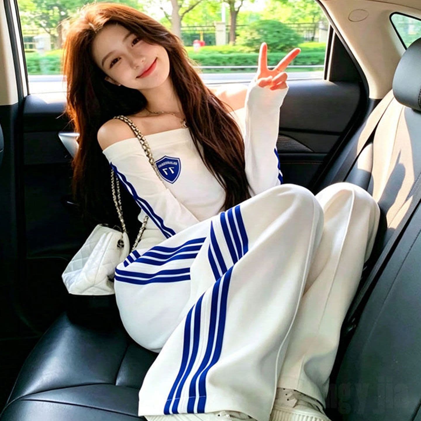 폭발 슈퍼 화재 오프숄더 맨위 와이드 레그 팬츠 캐주얼 스포츠 슈트 여성 2026 년 봄 가을 슬림해 보이는 투피스 세트 상세 이미지 1
