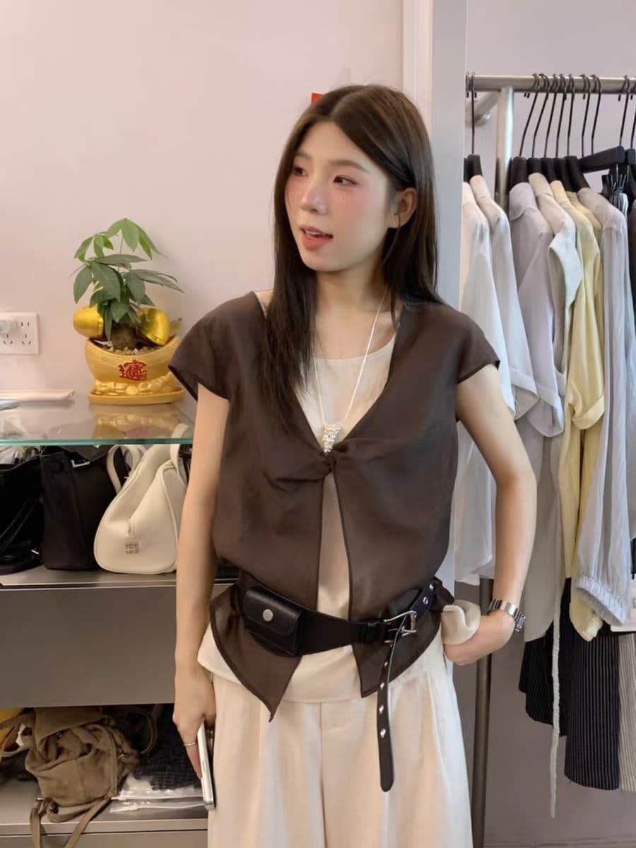 여름 한 부서 디자인 센스 작은 대중 비틀림 배색 페이크 레이어드 Feifei 반팔 맨위 여성 작은 셔츠 이미지 2