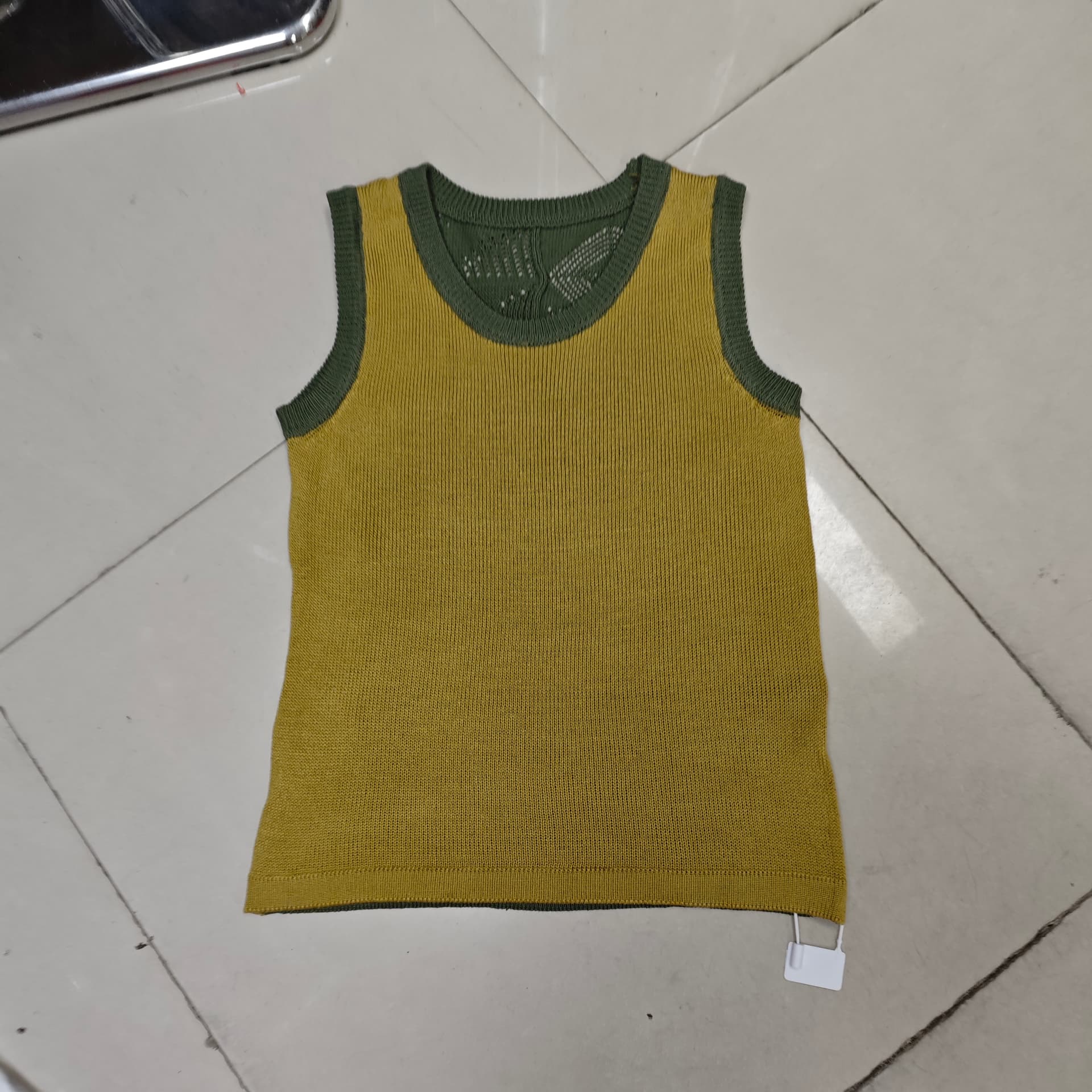 한 부서 고유 한 아름다운 배색 홀로우 아웃 민소매 조끼 여성 의류 여름 캐주얼 미니멀리즘 슬림해 보이는 라운드 넥 니트 맨위 상세 이미지 2