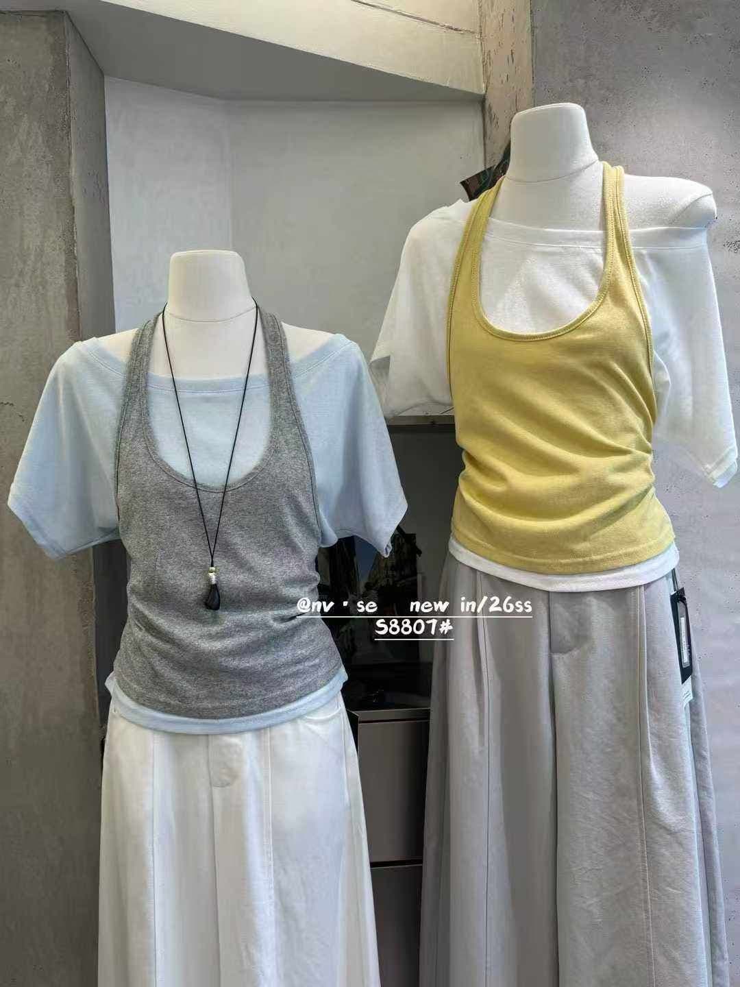 2026 여름 새로운 한국 스타일 패션 다용도 슬림해 보이는 행침 목 패치워크 색상 페이크 레이어드 반팔 티셔츠 여성 셔츠 상세 이미지 3