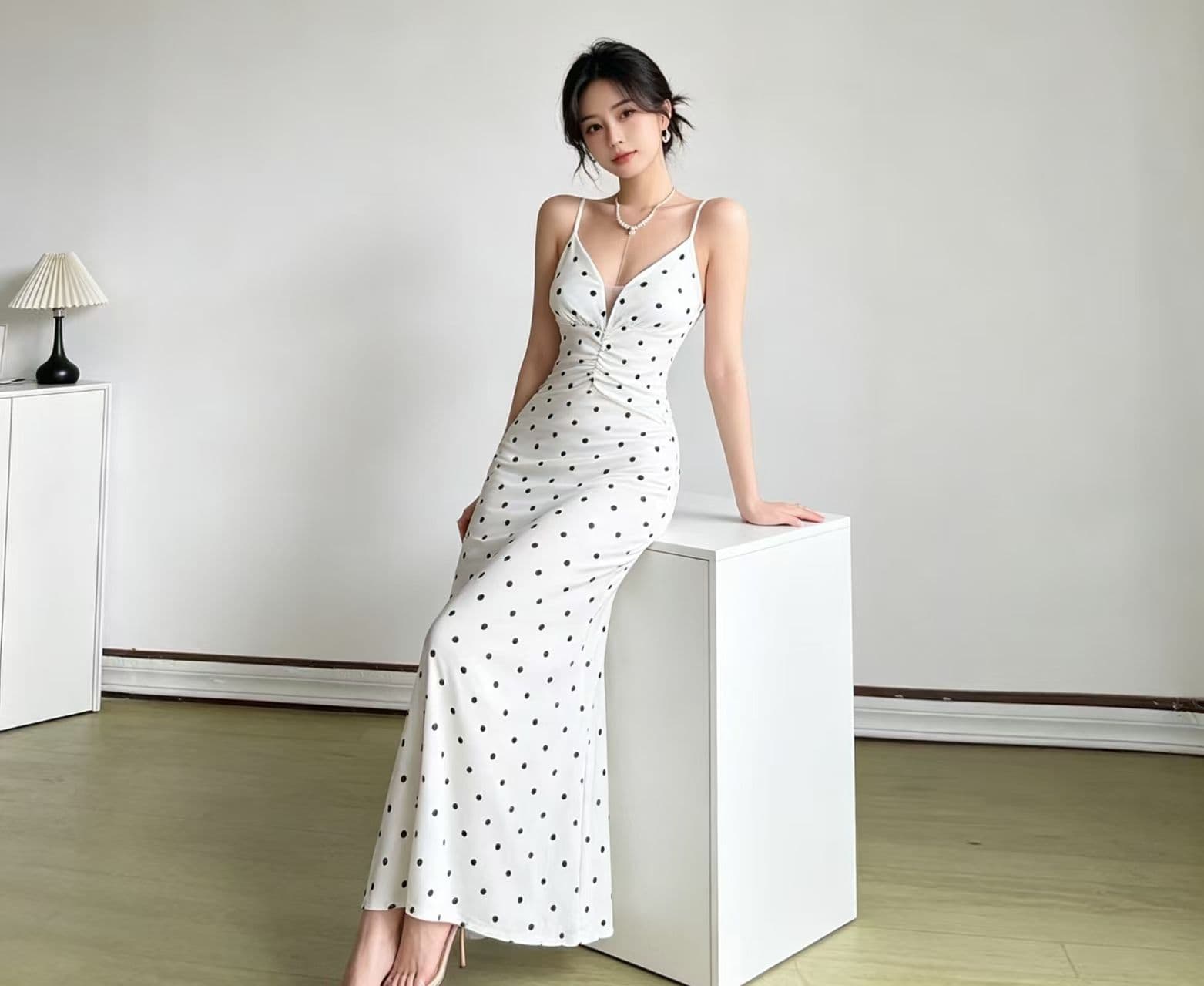 프랑스식 자이언트 잘 생긴 검정색 도트 무늬 슬립 여성 드레스 여름 고급 센스 몸매 가꾸기 슬림해 보이는 휴가 바람 슬립 롱 스커트 상세 이미지 7