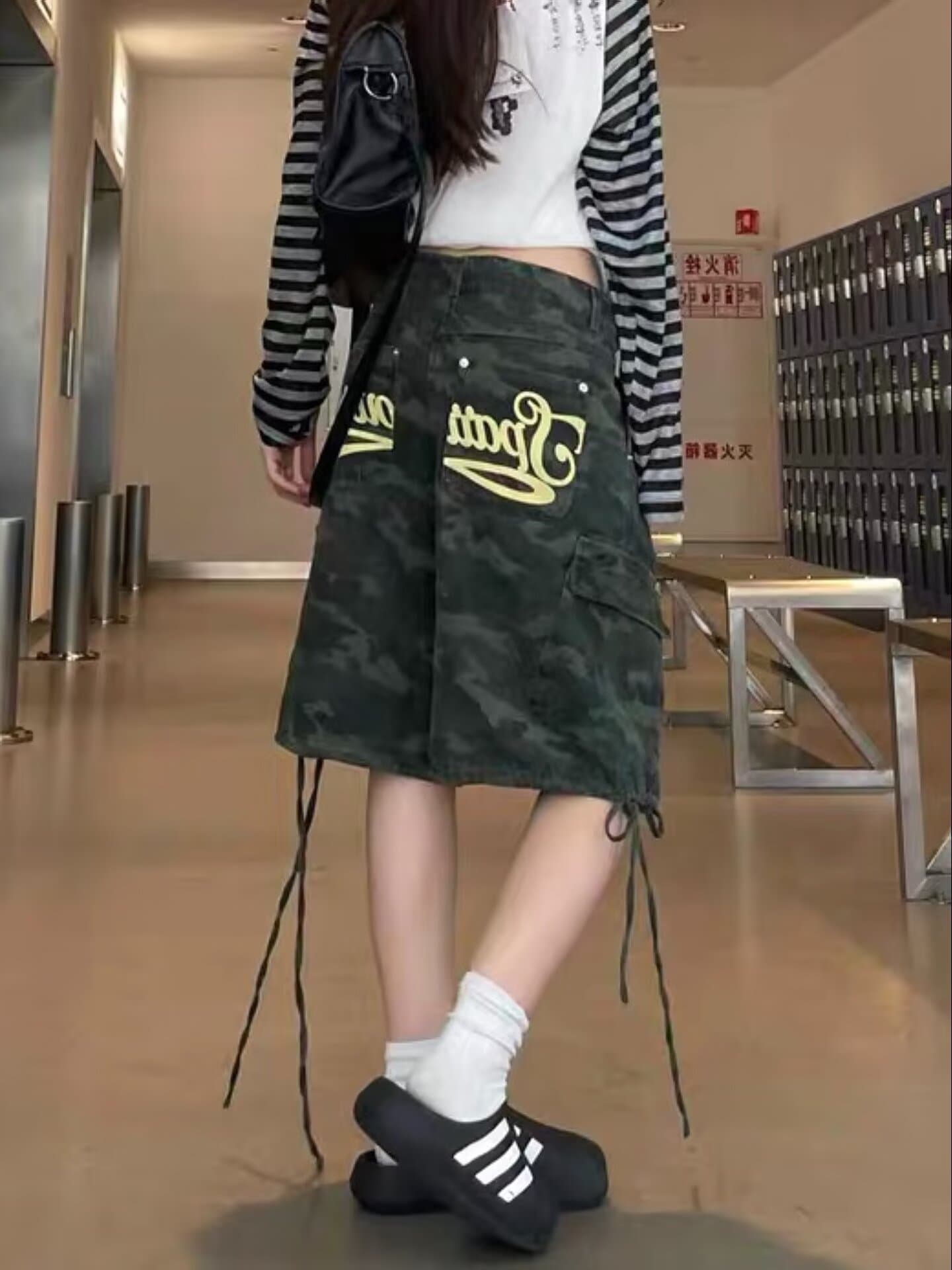 카모플라주 알파벳 프린트 빅 포켓 스트랩 워크웨어 반바지 여성 레트로 핫걸 차가운 잘 생긴 춤추기 운동 넓은 다리 바지 상세 이미지 5