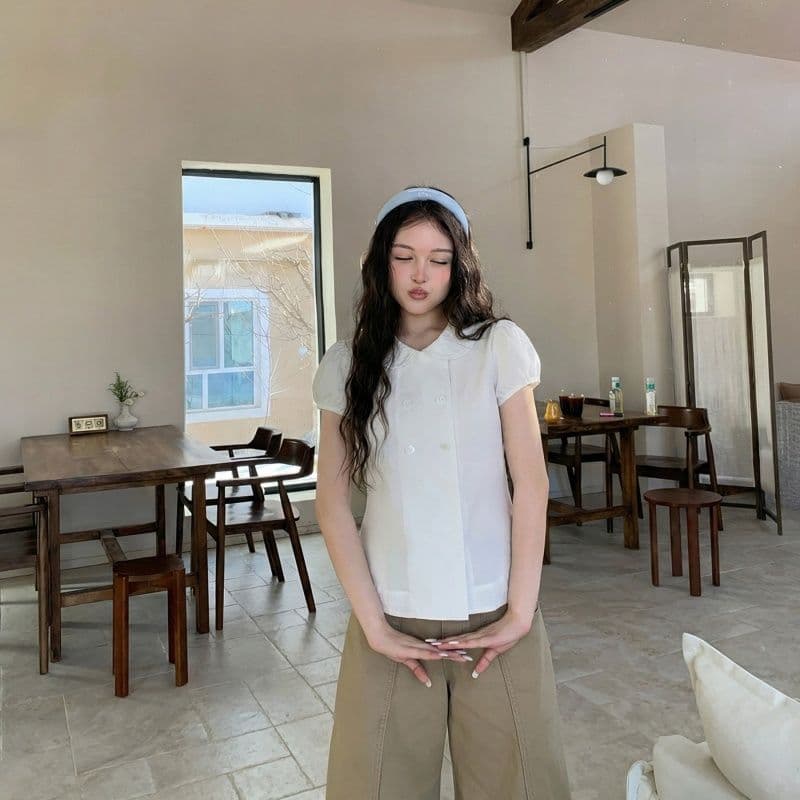 원본 원단 순면 화이트 베이비 칼라 반팔 여성 셔츠 한 부서 허리 수축 슬림해 보이는 셔츠 맨위